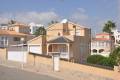 Resale - Villa - Orihuela Coast - La Zenia